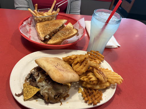 Photo of Friendly's - 100 Premium Outlets Dr, Blackwood, NJ 08012