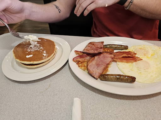 Photo of Julian's Diner - 1897 S Madison St, Webb City, MO 64870