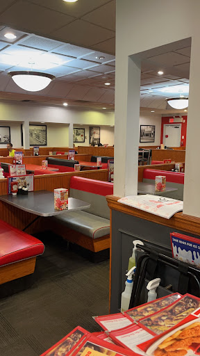 Photo of Friendly's - 841 Dalton Ave, Pittsfield, MA 01201