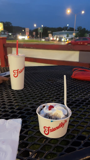 Photo of Friendly's - 841 Dalton Ave, Pittsfield, MA 01201