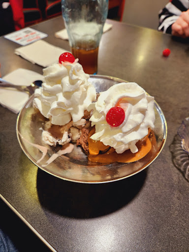 Photo of Friendly's - 841 Dalton Ave, Pittsfield, MA 01201