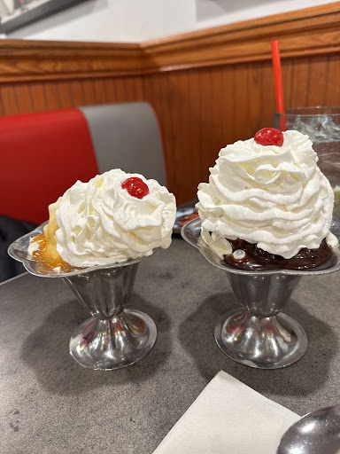 Photo of Friendly's - 841 Dalton Ave, Pittsfield, MA 01201