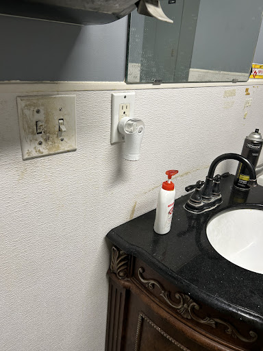 Photo of Best Greek Broiler and Grill - 2056 N Hill Field Rd, Layton, UT 84041