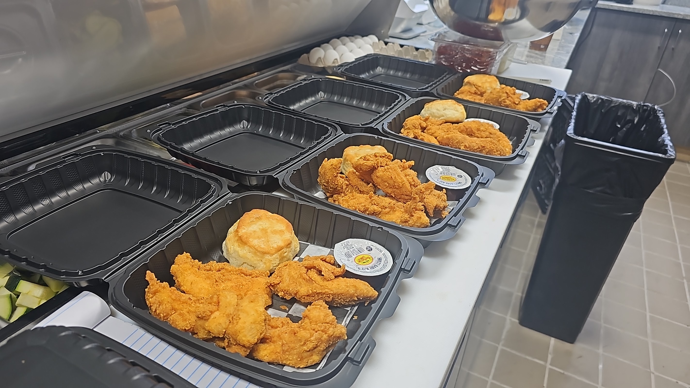 Photo of Sparky’s kitchen - 1500 S Opdyke Rd, Pontiac, MI 48341