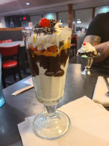 Photo of Friendly's - 210 Maine Mall Rd, South Portland, ME 04106