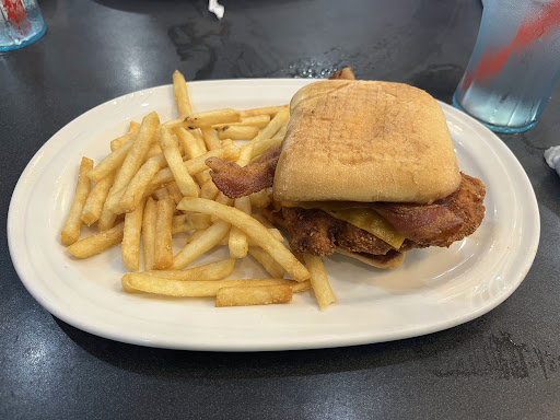 Photo of Friendly's - 210 Maine Mall Rd, South Portland, ME 04106