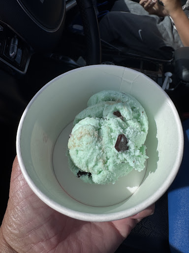 Photo of Friendly's - 210 Maine Mall Rd, South Portland, ME 04106