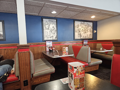 Photo of Friendly's - 210 Maine Mall Rd, South Portland, ME 04106