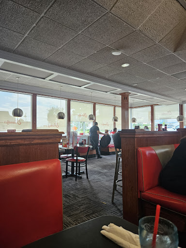 Photo of Friendly's - 210 Maine Mall Rd, South Portland, ME 04106