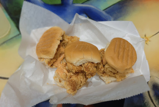 Photo of Mo's Fried Chicken - Tysons, VA 22102, USA