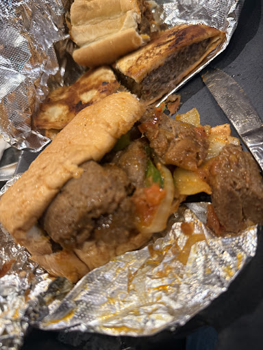 Photo of Makani Restaurant & Lounge - 23070 Oakgrove Rd, Sterling, VA 20166