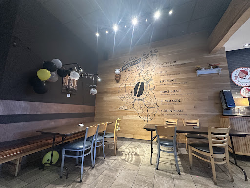 Photo of La Mama Restaurant - 2000 Nicollet Ave, Minneapolis, MN 55404