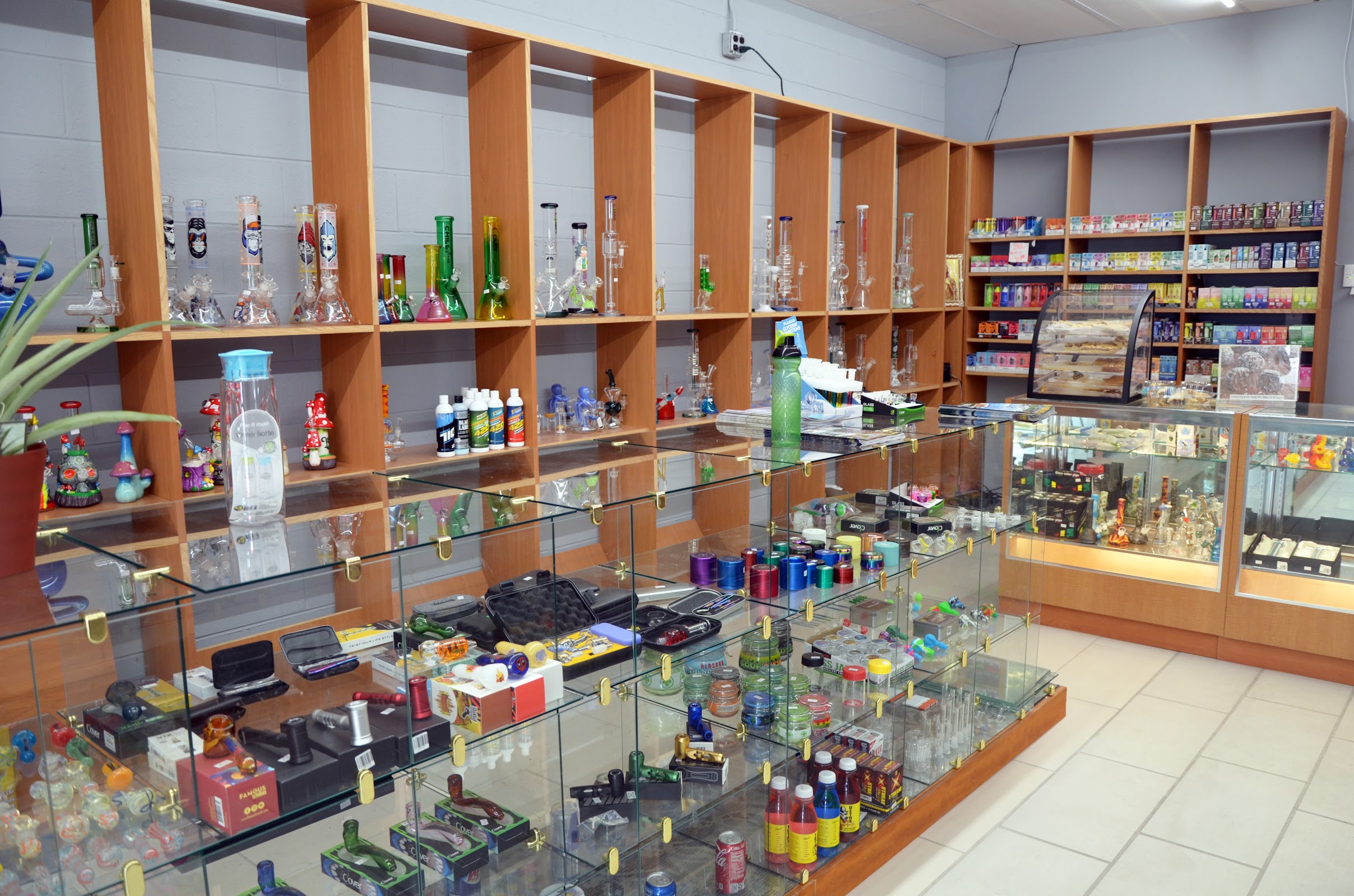 Photo of Pete's Smoke Shop & Middle East Feast - 118 N Pollard St, Vinton, VA 24179