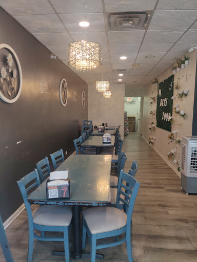 Photo of Desi Tadka - 927 W Golf Rd, Schaumburg, IL 60194