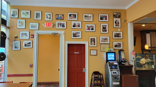 Photo of Aladdin Crown Pizza - 260 Crown St, New Haven, CT 06511