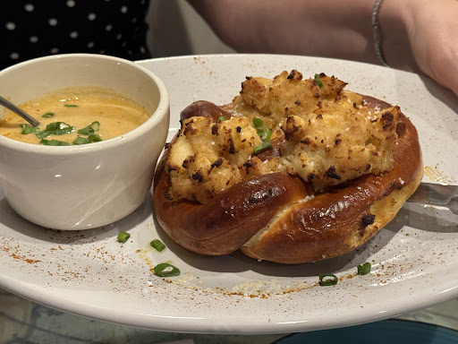 Photo of Pelican Alley Restaurant - 1009 Albee Rd W, Nokomis, FL 34275