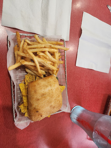 Photo of Friendly's - 562 N Main St, East Longmeadow, MA 01028