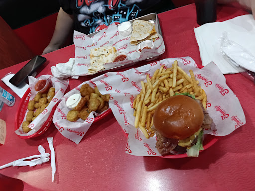 Photo of Friendly's - 562 N Main St, East Longmeadow, MA 01028