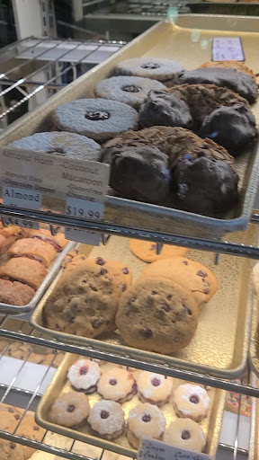 Photo of Hampton Eats - 74 N Main St, East Hampton, NY 11937