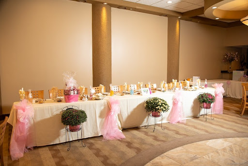 Photo of Ike's Restaurant - 38550 Van Dyke Ave, Sterling Heights, MI 48312