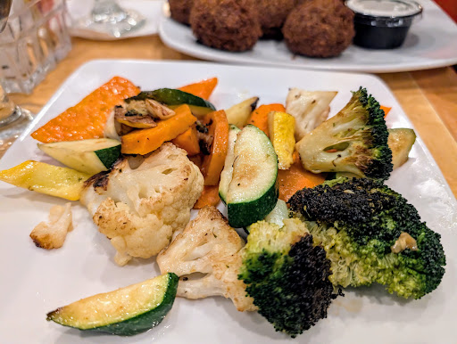 Photo of Ike's Restaurant - 38550 Van Dyke Ave, Sterling Heights, MI 48312