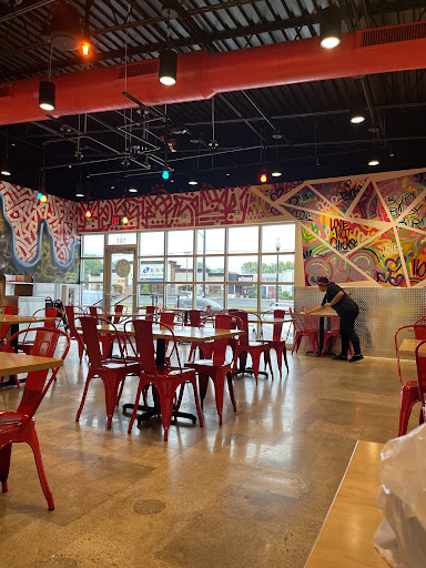 Photo of Dave's Hot Chicken - 2674 S Oneida St, Ashwaubenon, WI 54304