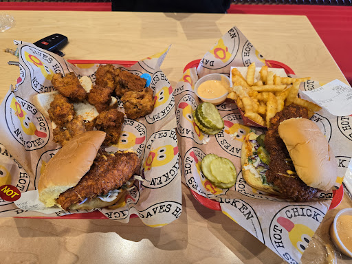 Photo of Dave's Hot Chicken - 2674 S Oneida St, Ashwaubenon, WI 54304