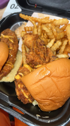 Photo of Dave's Hot Chicken - 2674 S Oneida St, Ashwaubenon, WI 54304