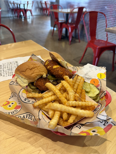 Photo of Dave's Hot Chicken - 2674 S Oneida St, Ashwaubenon, WI 54304