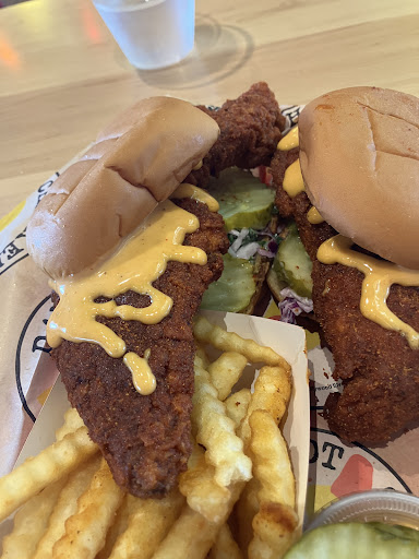 Photo of Dave's Hot Chicken - 2674 S Oneida St, Ashwaubenon, WI 54304