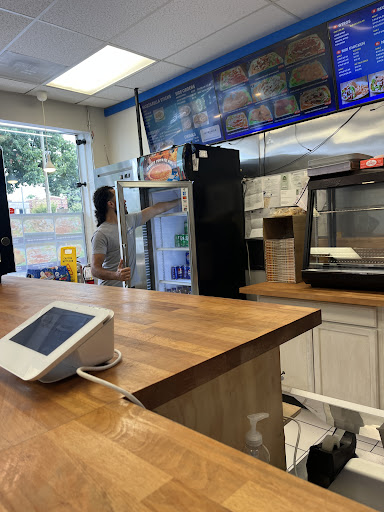 Photo of MUNCHIES THE HALAL SPOT - 2523 Pennsylvania Ave. SE, Washington, DC 20020