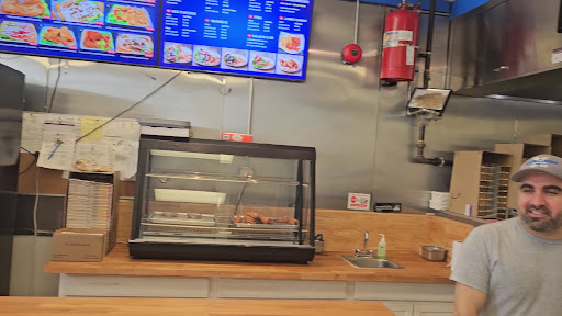 Photo of MUNCHIES THE HALAL SPOT - 2523 Pennsylvania Ave. SE, Washington, DC 20020