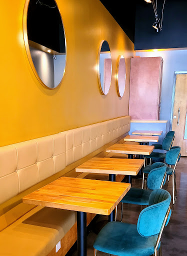 Photo of Honey Bee Tea - 429 Lafayette Ctr Dr, Manchester, MO 63011