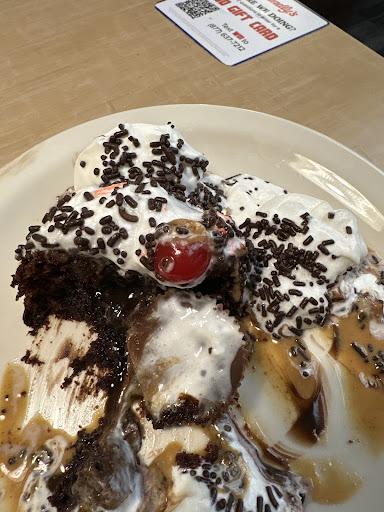 Photo of Friendly's - 1700 Burrstone Rd, New Hartford, NY 13413