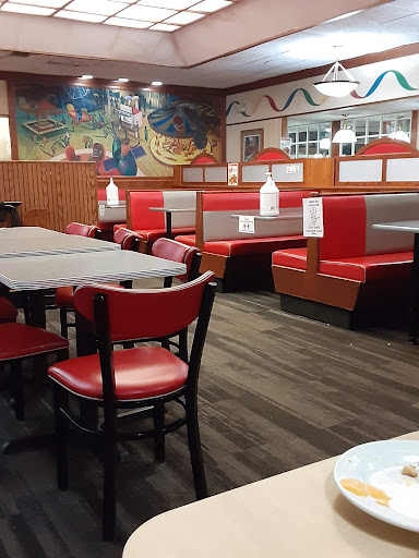 Photo of Friendly's - 1700 Burrstone Rd, New Hartford, NY 13413