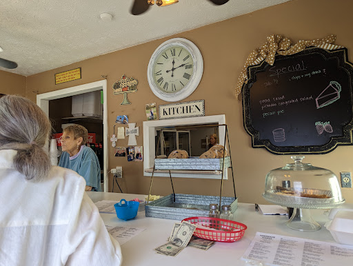 Photo of Sandwiche Shoppe - 213 Green St, Vidalia, GA 30474