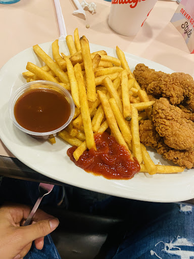 Photo of Friendly's - 130 Rubber Ave, Naugatuck, CT 06770