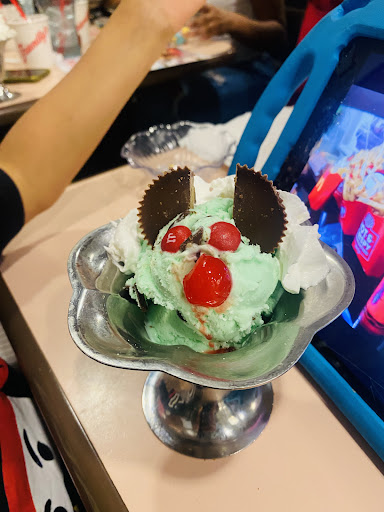 Photo of Friendly's - 130 Rubber Ave, Naugatuck, CT 06770