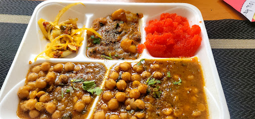 Photo of J Beez Grill & Catering (Zabiha Halal) Mediterranean, Pakistani & Indian Cuisines - 976 Army Trail Rd, Carol Stream, IL 60188