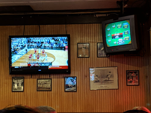 Photo of Gipper's Restaurant & Ale House - 304 Old Gate Ln, Milford, CT 06460