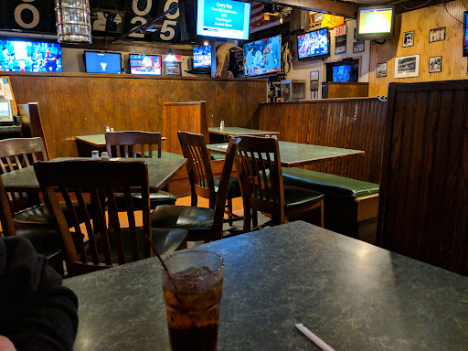 Photo of Gipper's Restaurant & Ale House - 304 Old Gate Ln, Milford, CT 06460