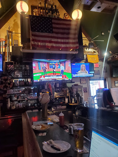 Photo of Gipper's Restaurant & Ale House - 304 Old Gate Ln, Milford, CT 06460