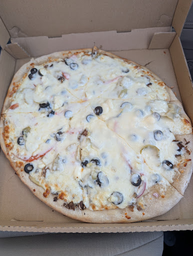 Photo of Hula Pizzeria & Grill - 23 Main St, Williston, ND 58801