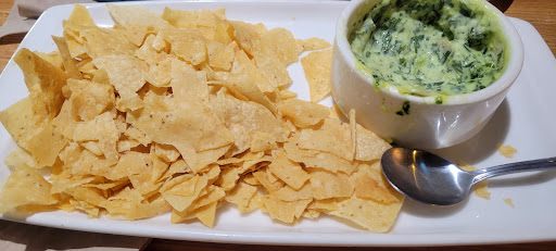 Photo of Applebee's Grill + Bar - 6 26th St W, Williston, ND 58801