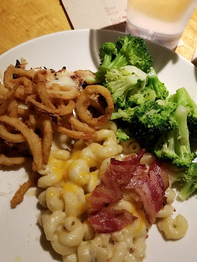 Photo of Applebee's Grill + Bar - 6 26th St W, Williston, ND 58801