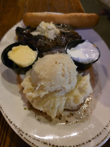 Photo of Grizzly's Wood-Fired Grill - 2207 1st St S, Willmar, MN 56201