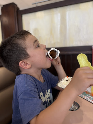 Photo of Friendly's - 2150 Lincoln Hwy, Lancaster, PA 17602