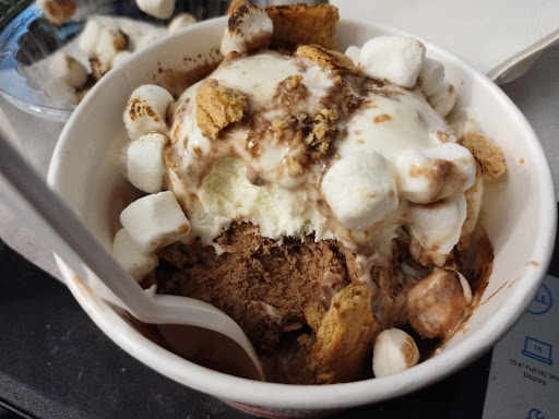 Photo of Friendly's - 2150 Lincoln Hwy, Lancaster, PA 17602