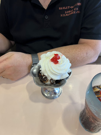 Photo of Friendly's - 2150 Lincoln Hwy, Lancaster, PA 17602